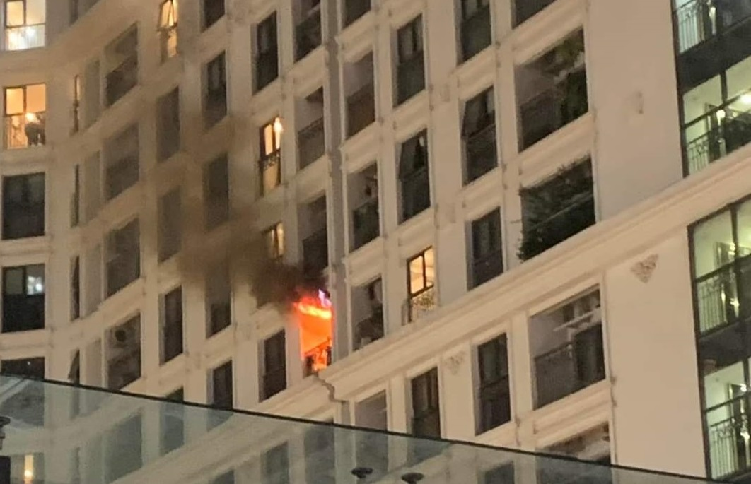 Hà Nội: Lại xảy ra cháy ở một chung cư tại Mễ Trì